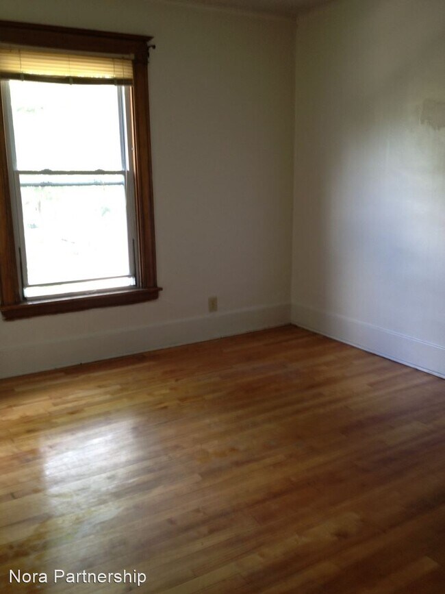 Building Photo - 3 br, 2 bath House - 1126 - 8th Street SE