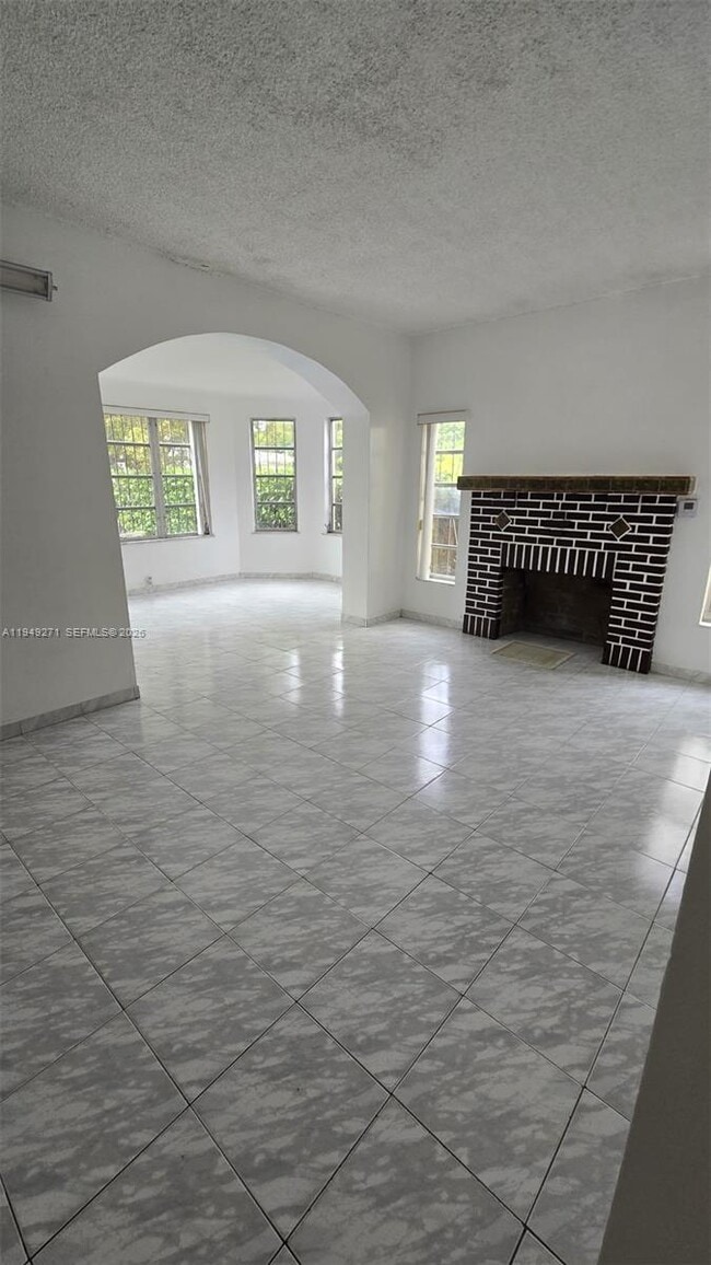 Foto del edificio - 2340 SW 11th St