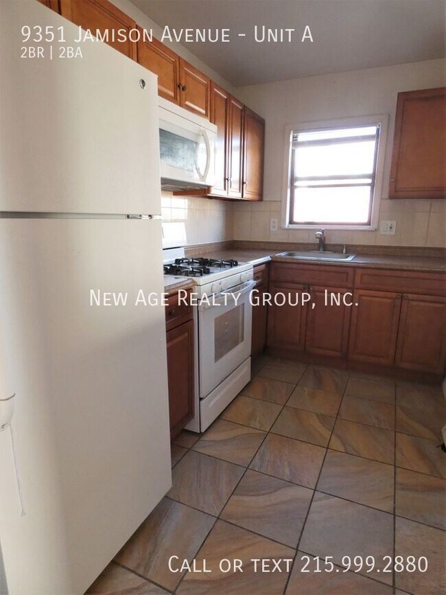 Foto del edificio - 9351 Jamison Ave