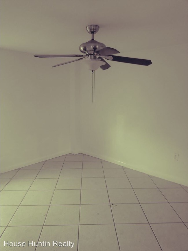 Building Photo - 6800 Sea Ranch Dr