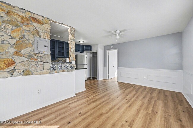 Building Photo - 115 Seminole Ave W