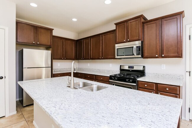 Building Photo - 3508 S Bluejay Dr