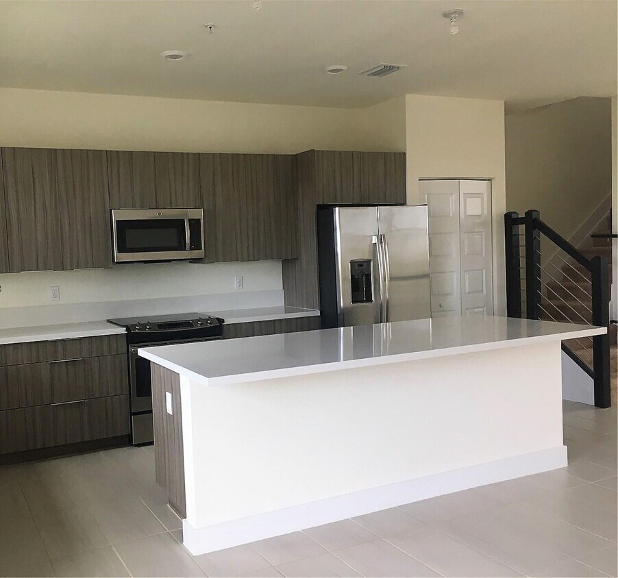 Foto principal - 10461 NW 82nd St