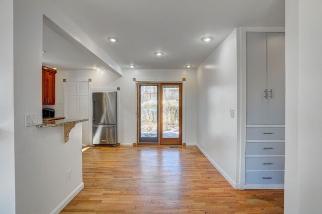 Building Photo - Available August 1, 2026 | PRE-LEASE 2 BED 1 BATH – Updated North Boulder Home Near Trails & Down...