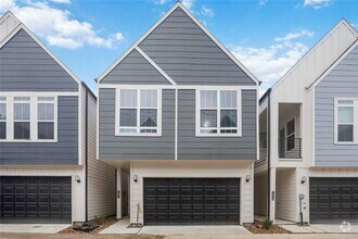 Building Photo - 6116 De Campo St