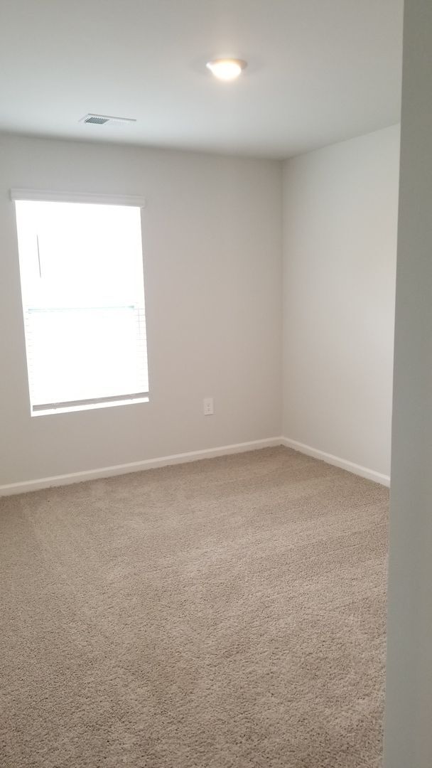Building Photo - NOVEMBER SPECIAL!!! $500 SECURITY DEPOSIT ...
