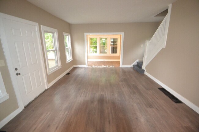 Building Photo - Large 3 bed 1 bath home in West Price Hill