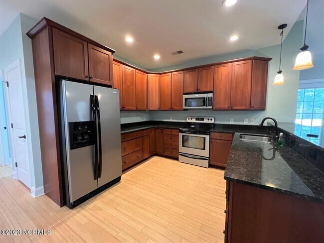 Foto del edificio - 2239 E Indiana Ave