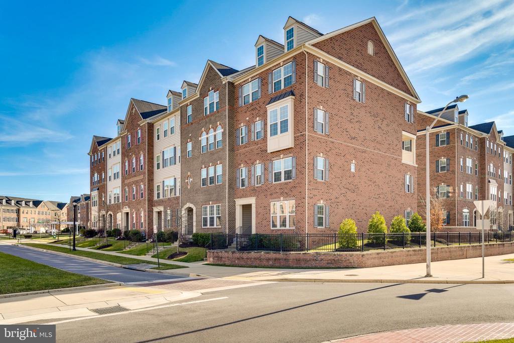 5456 Stream Bank Ln, Greenbelt, MD 20770 Townhome Rentals in Greenbelt MD