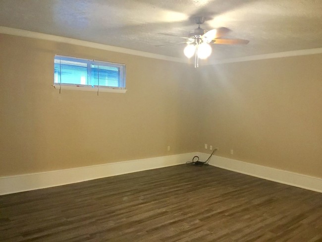 Building Photo - 4717 Trina Dr