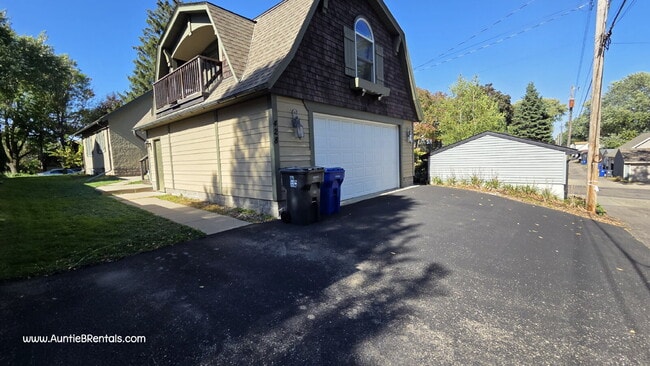 Foto del edificio - 428 Warwick St