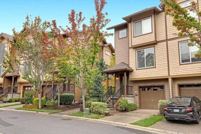 Foto del edificio - 3 Bedroom Townhome in Hillsboro