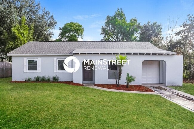 3 Bedroom Pet-Friendly Home in Deltona, FL with Main Street Renewal - 3 Bedroom Pet-Friendly Home in Deltona, FL with Main Street Renewal