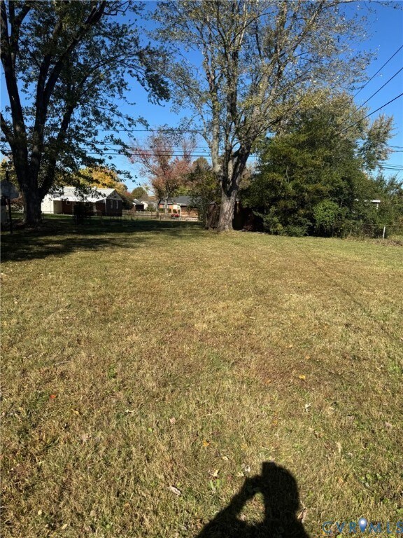 Foto del edificio - 4704 Greenleigh Rd
