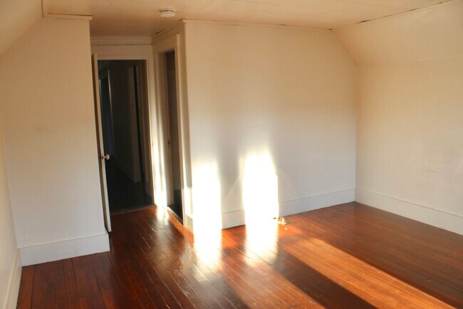 1st Bedroom - 66 Franklin St