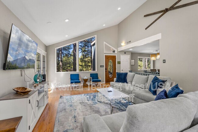 Foto del edificio - 1720 N Doral Way