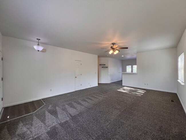 Foto del edificio - Mallard Estates 4 Bedroom, 2 Bath Home- Fallon, NV