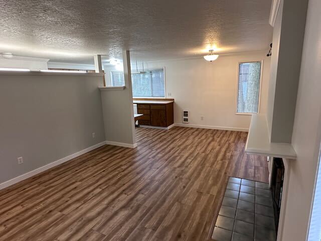 living room view2 - 7105 Montauk Cir