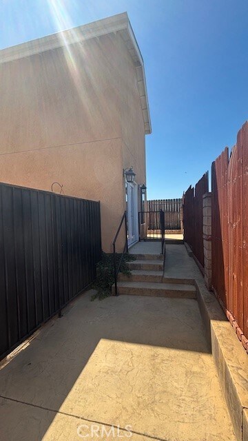 Foto del edificio - 13642 Almetz St