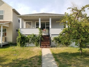 Building Photo - 1620 S 14th St W