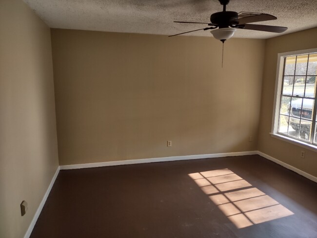 Foto del edificio - 306 Holly Ridge Dr