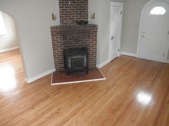 Foto del edificio - 6106 Sefton Ave/ Great 3 bedroom 1.5 bath ...