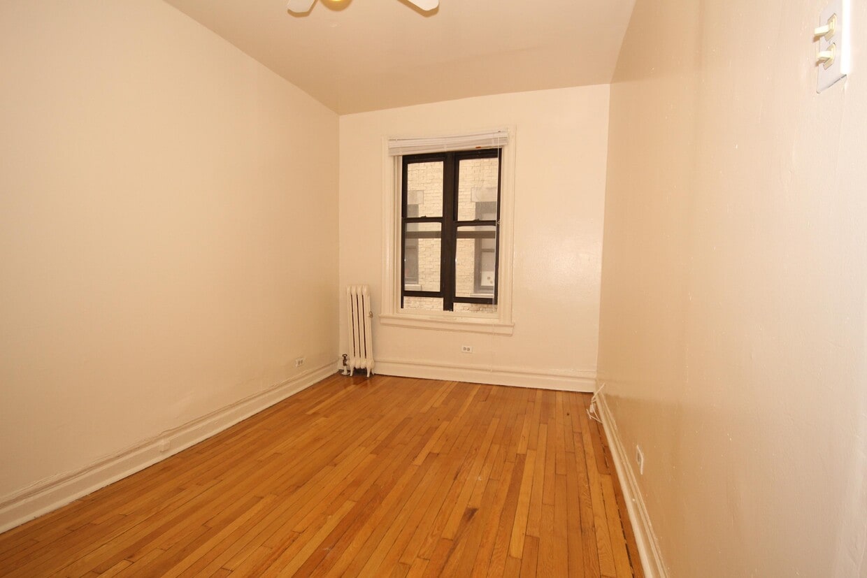 Building Photo - 69 Tiemann Pl