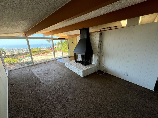 Foto del edificio - Hillside Ventura Home- Gorgeous Ocean Views!