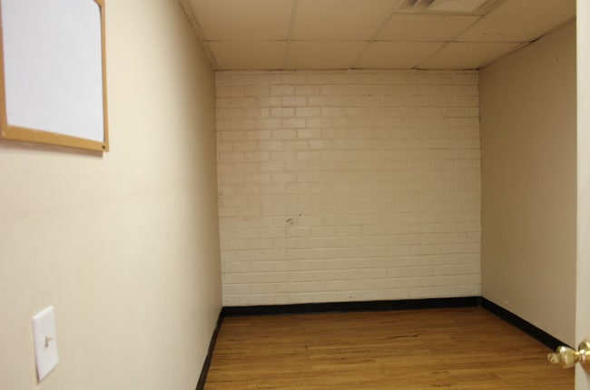 Building Photo - 84 N Court St