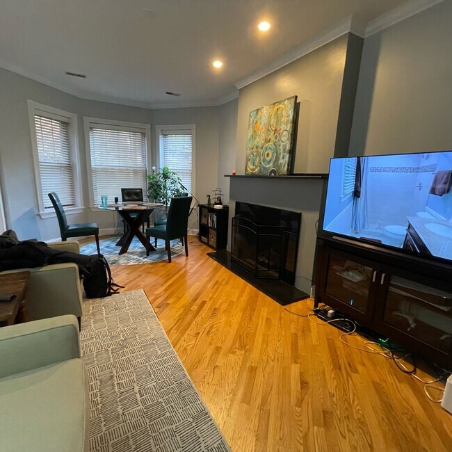 Foto del edificio - 5311 S Harper Ave