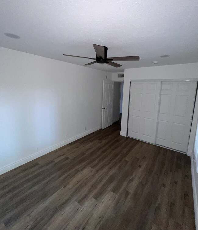 Foto del edificio - Modern 2-Bedroom Apartment in Gated Van Nu...