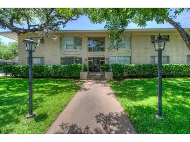 Foto del edificio - 1210 Windsor Rd