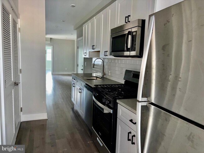 Foto del edificio - 5334-36 Cedar Ave