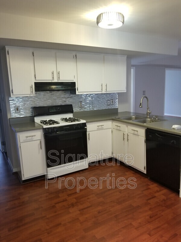 Building Photo - 683 Westover Woods Cir