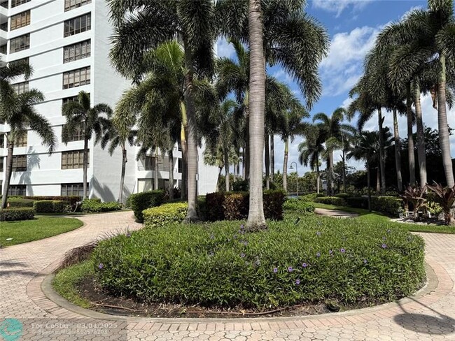 Foto del edificio - 600 Three Islands Boulevard