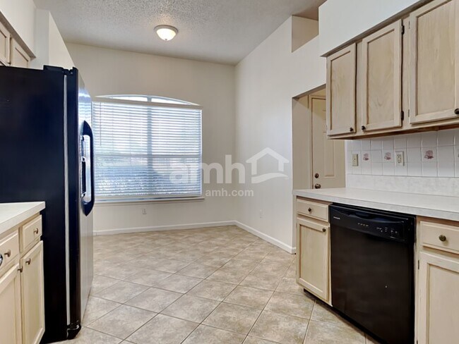 Building Photo - 13054 Staffordshire Dr S
