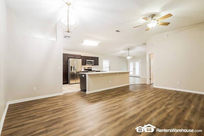Building Photo - Beautifully Remodeled 3-bedroom home - Ava...