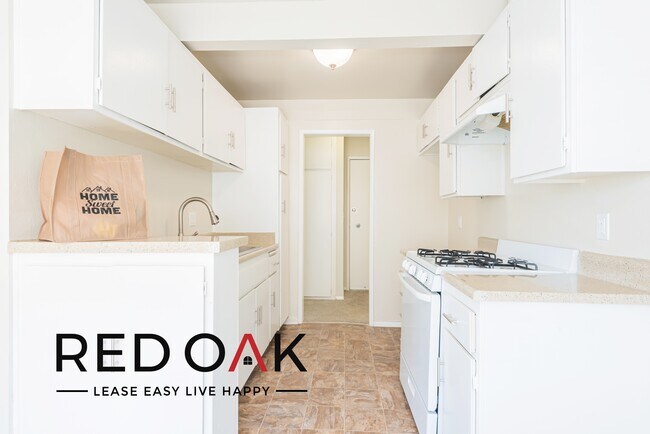 Foto del edificio - ~1 Month FREE~ Incredible, Spacious One Be...