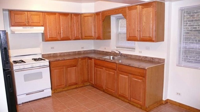 Kitchen - 5324-5326 S Kedzie Ave