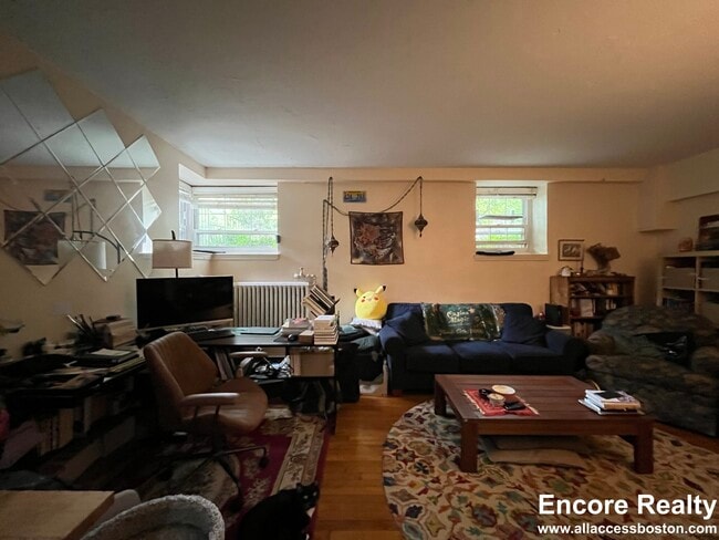 Foto del edificio - 1555 Beacon St