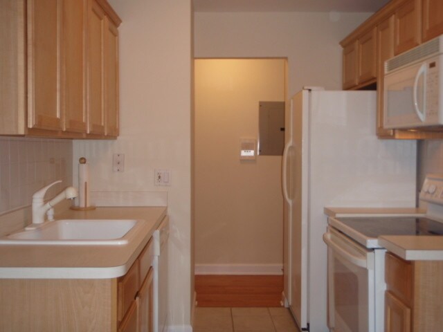 Building Photo - 820 Seward St