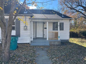 Building Photo - 2057 N Pickwick Ave