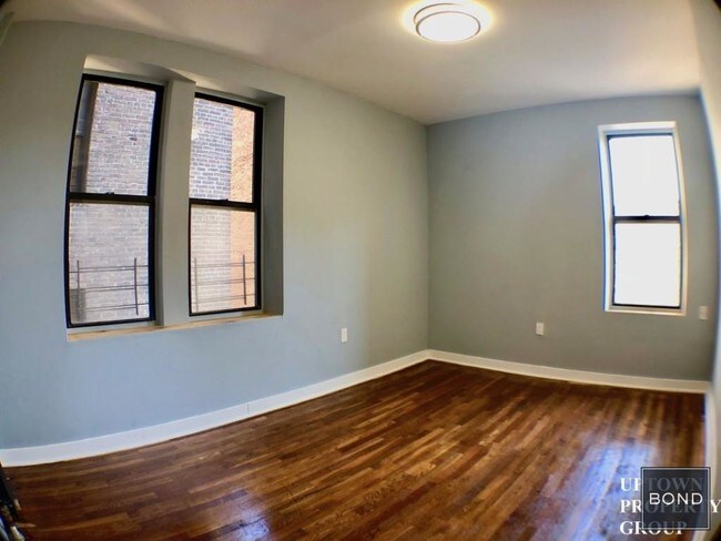 Foto del edificio - 58 Marble Hill Ave