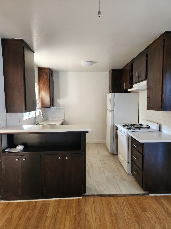 Foto del edificio - 17620 Burbank Blvd