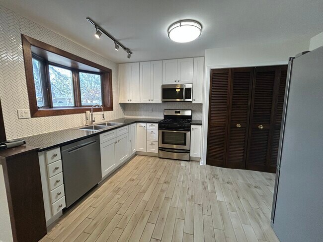 Foto del edificio - 946 E Grant Dr