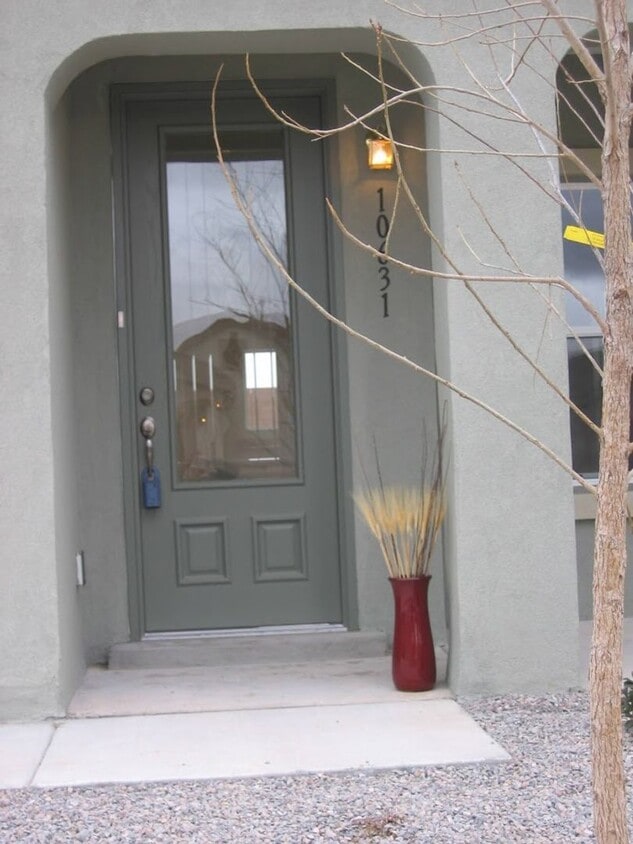 Primary Photo - Beautiful Home in Gated Community w/pool
