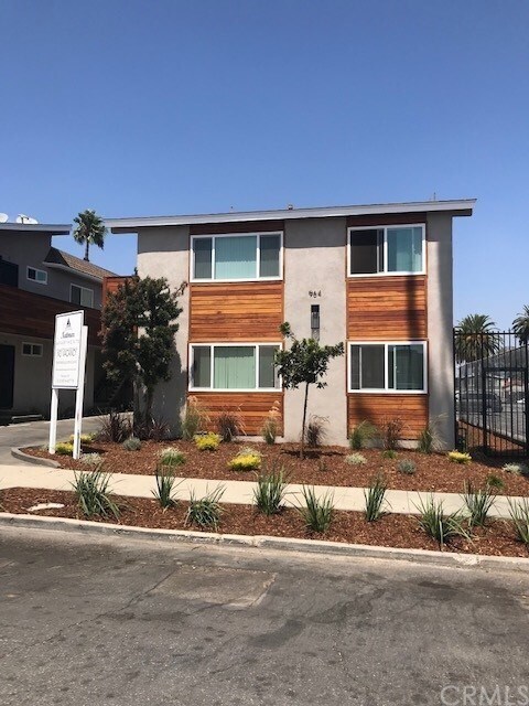 Building Photo - 964 W Santa Cruz St