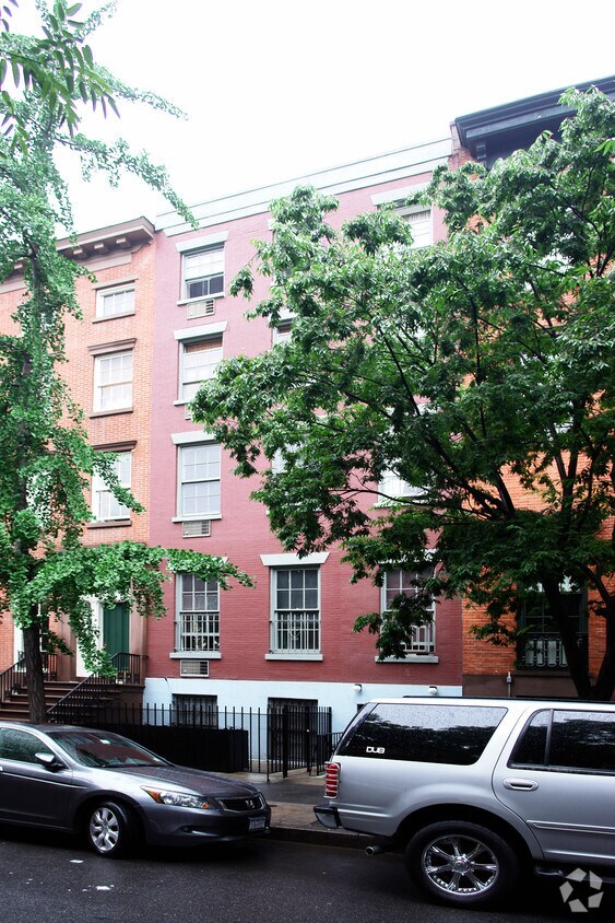 Foto del edificio - 341 W 22nd St