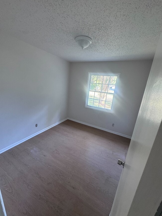 Building Photo - 4484 Binghamton Dr