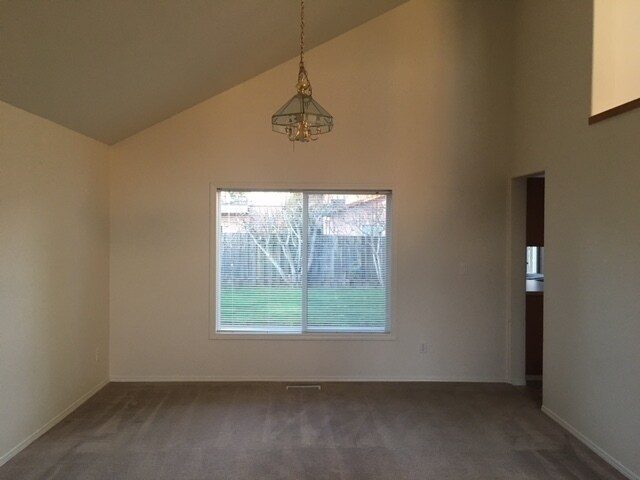Foto del edificio - 179 NE Milne Road ~ Wonderful Home Near Intel